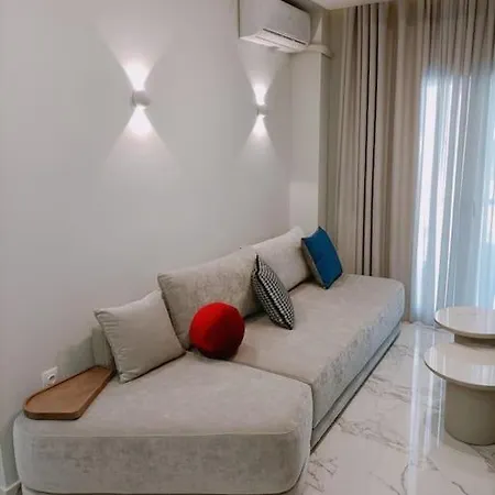 Luxe Boutique With Balcony Appartamento *
