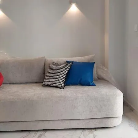 Luxe Boutique With Balcony Appartamento